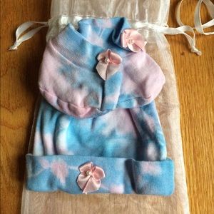 NEW Baby Pink/Blue Tie Dye Gift Set Hat & Booties